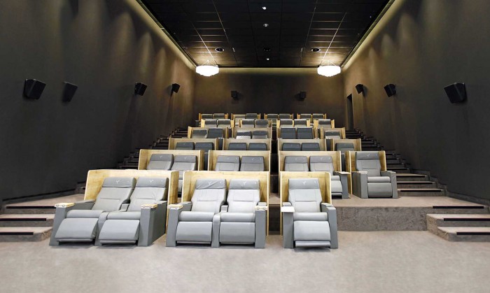 europacorp cinema aeroville