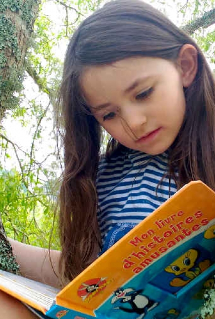 Comment préparer son enfant à l’apprentissage de la lecture avec la pédagogie Montessori ?