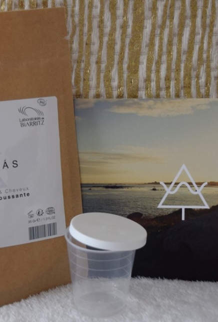 Nomas, la poudre moussante bio corps et cheveux