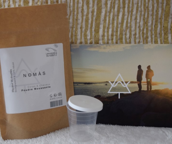 Nomas, la poudre moussante bio corps et cheveux