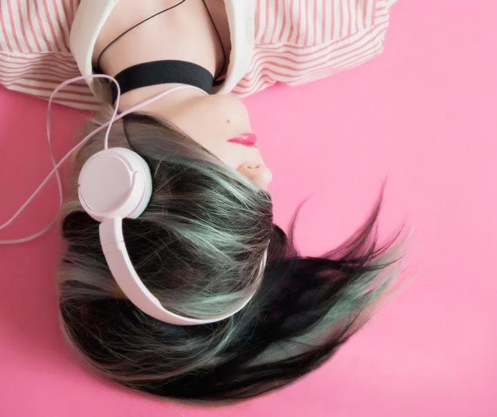 Stop à la déprime, on se motive et bouge en musique !