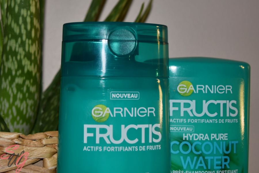 On vous présente la gamme Coconut Water de Fructis, Garnier. Shampoing et après-shampoing.