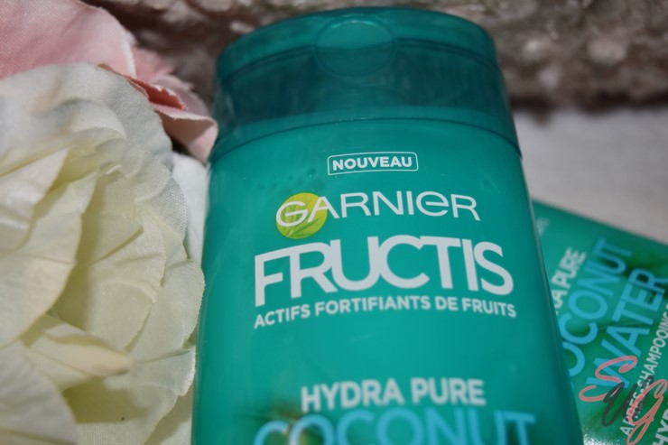 On vous présente la gamme Coconut Water de Fructis, Garnier. Shampoing et après-shampoing.