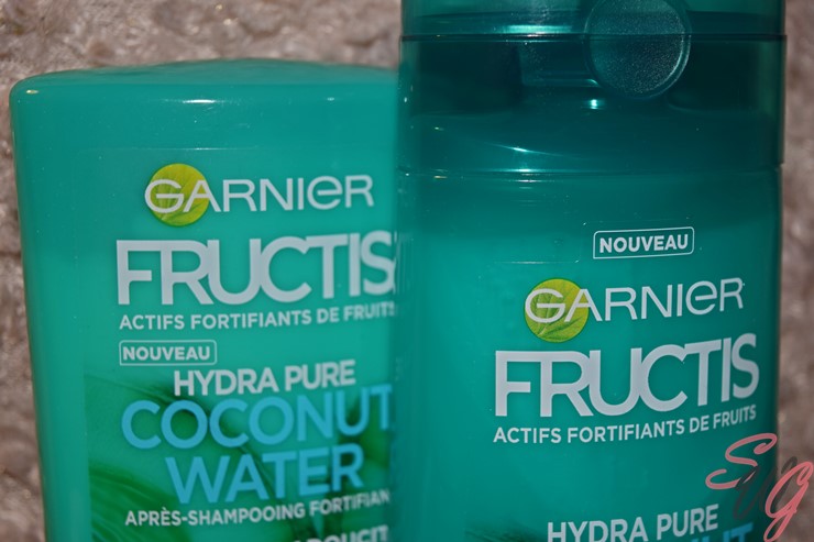 On vous présente la gamme Coconut Water de Fructis, Garnier. Shampoing et après-shampoing.