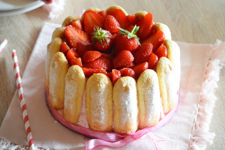 plats-deguster-printemps-charlotte-fraises-swg