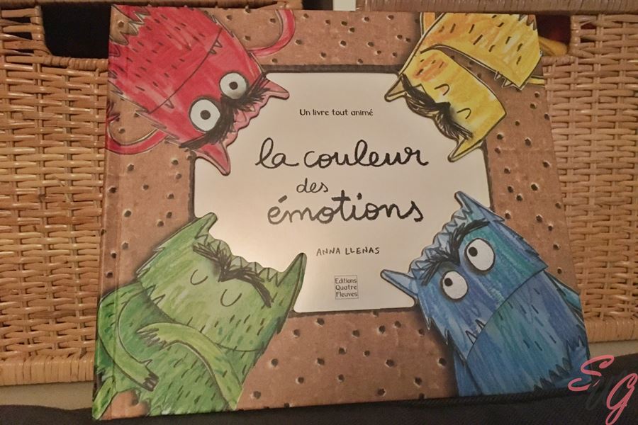 Nous découvrons le livre La couleur des émotions d'Anna Llenas