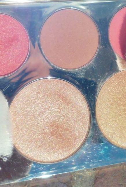 Palette BECCA x Jaclyn Hill: highlighters et blushs glowy