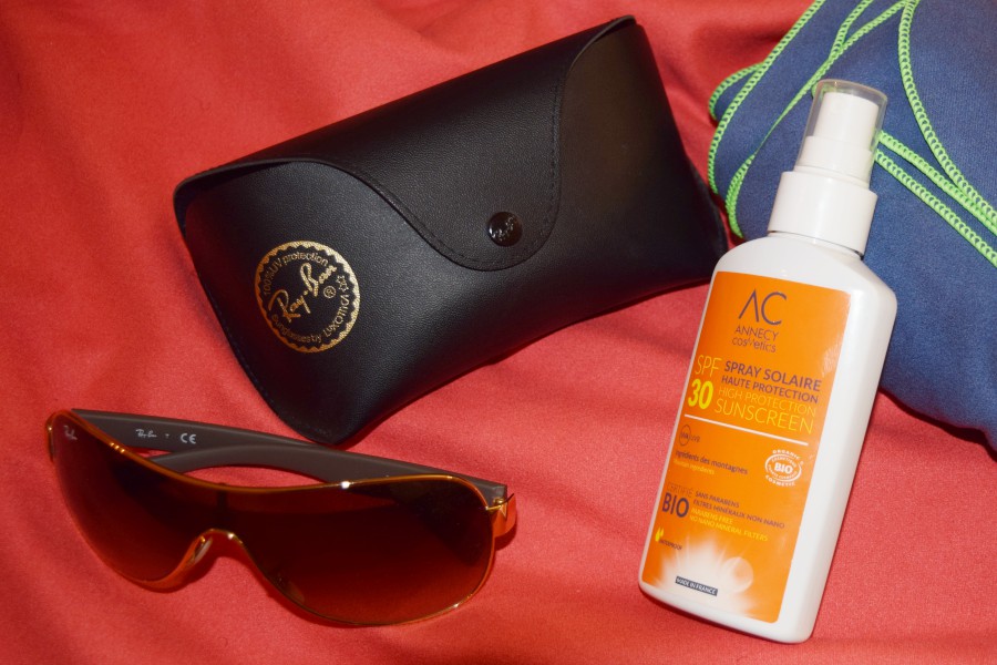 Le spray solaire SPF 30 de chez Annecy Cosmetics