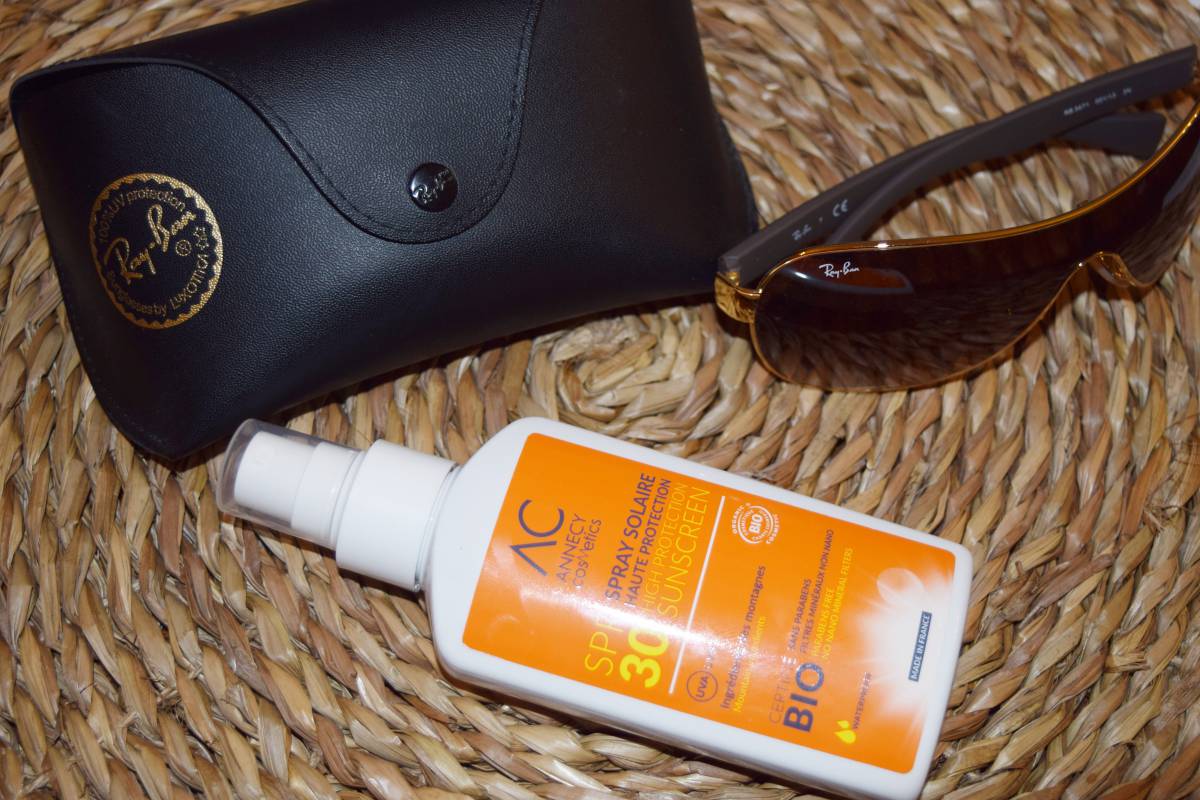 Le spray solaire SPF 30 de chez Annecy Cosmetics