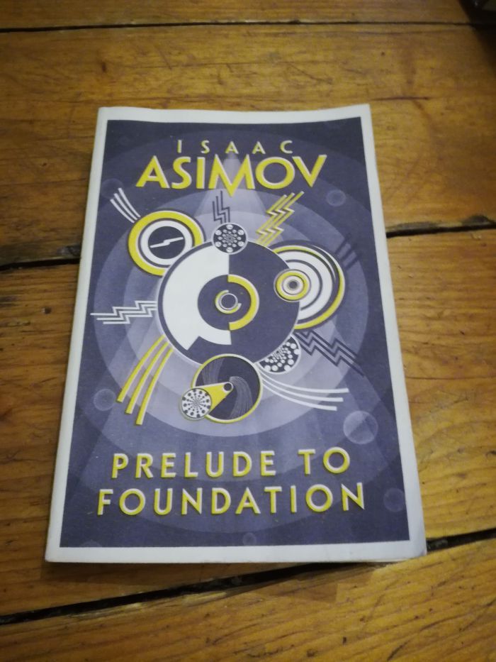 Isaac Asimov, prélude à fondation,, harper voyage books, illustration de couverture par Mike Topping