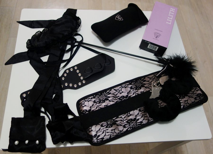 Accessoires de domination de Soft Paris