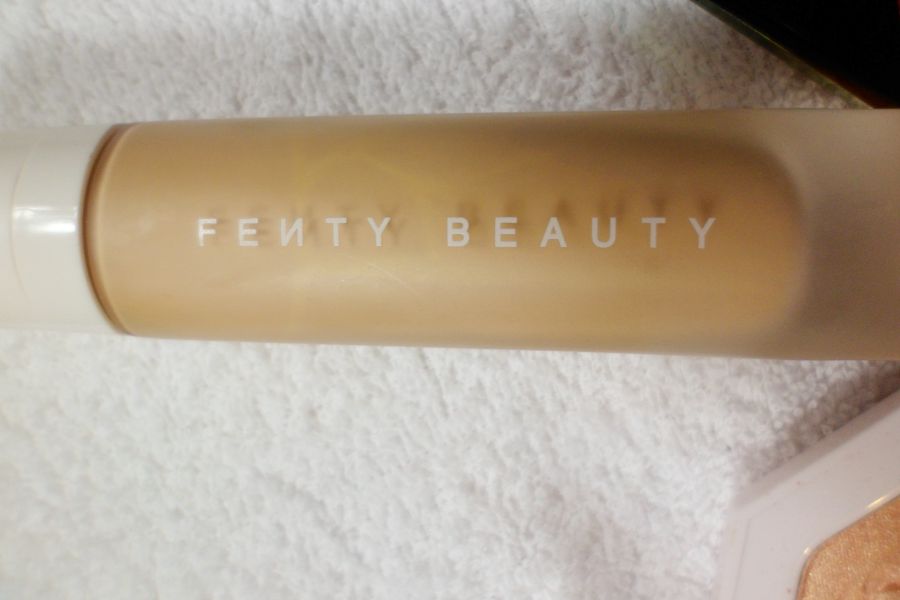 Fond de teint de la marque Fenty Beauty par Rihanna