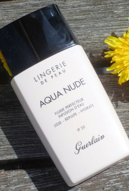 Un teint éclatant et hydraté avec l&rsquo;Aqua Nude de GUERLAIN