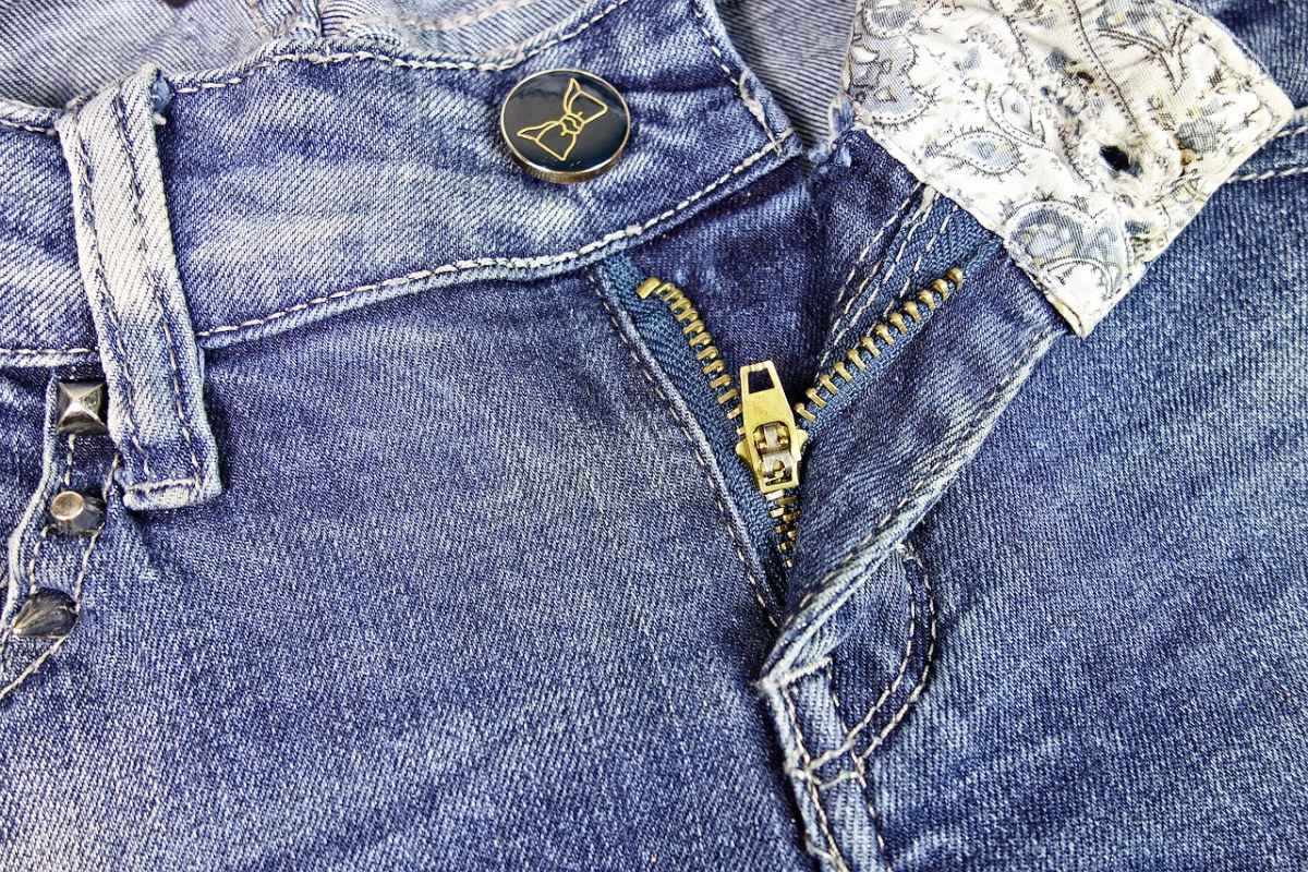 Braguette d'un jean customisé