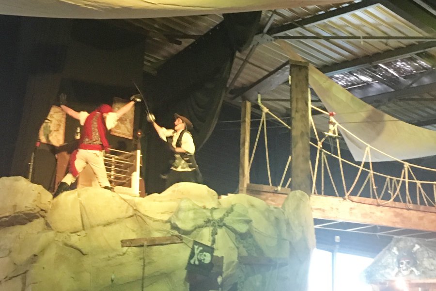 Combat de pirates au restaurant des pirates