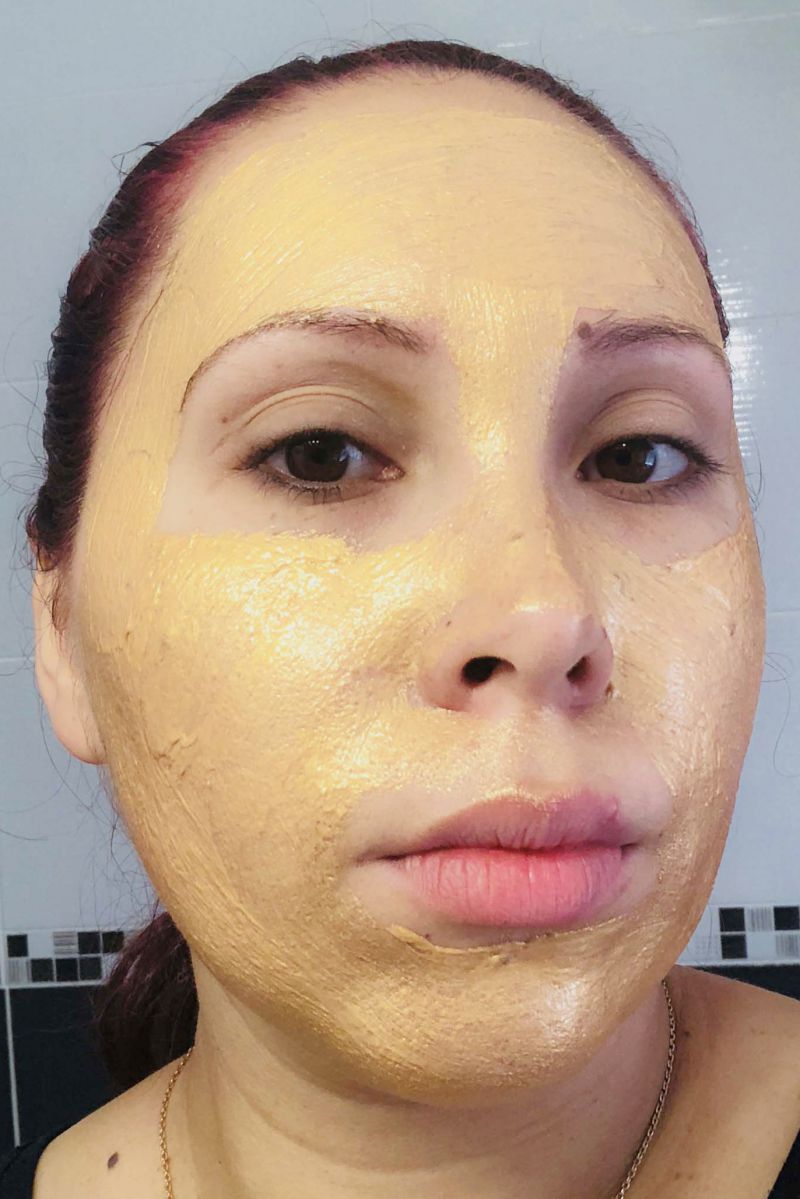 Visage après la pose du masque X-treme Gold de la marque Rexaline