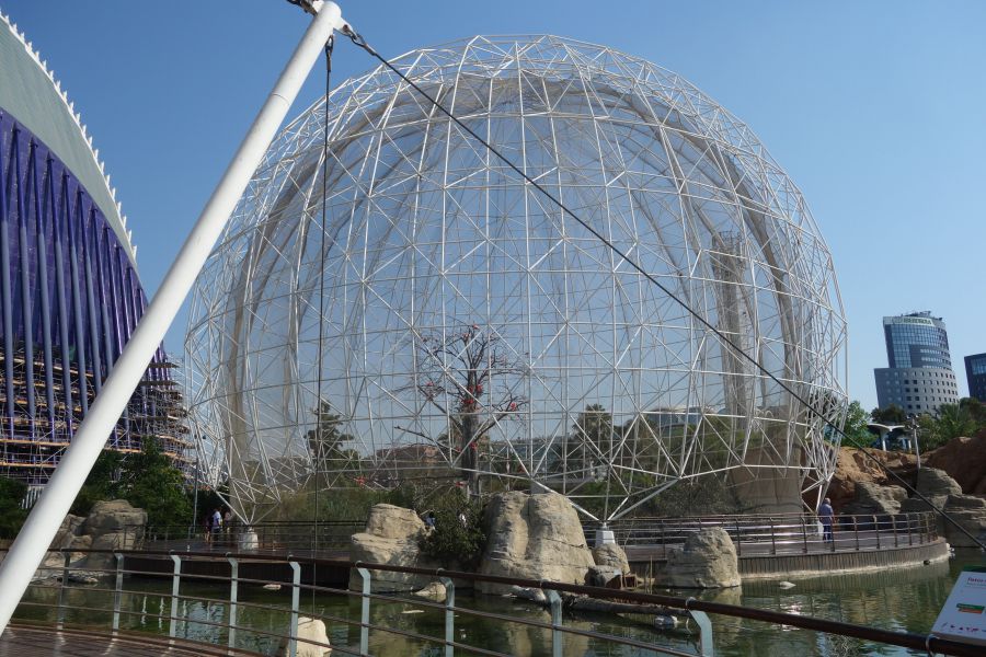 Volière devant l'Aquarium Oceanografic de Valence